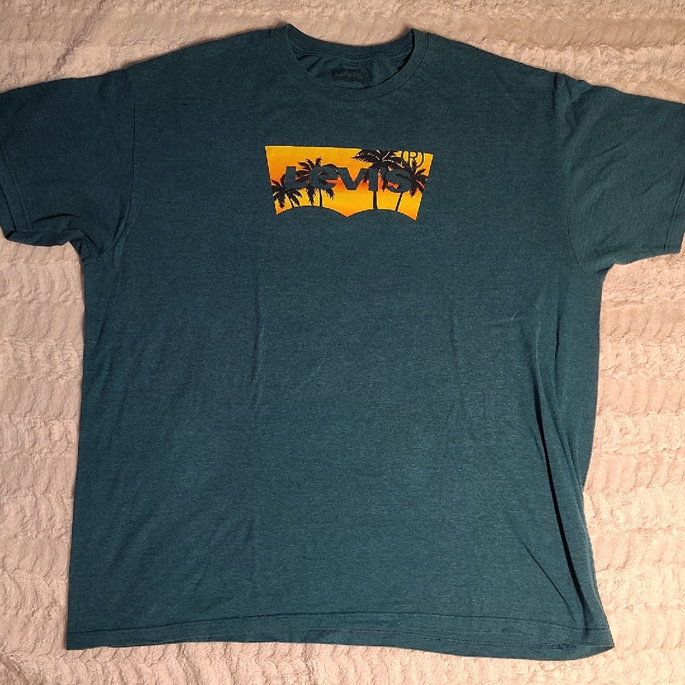 Levi's Men's Teal Graphic Short-Sleeve Tee with Yellow Orange Sunset Bundle